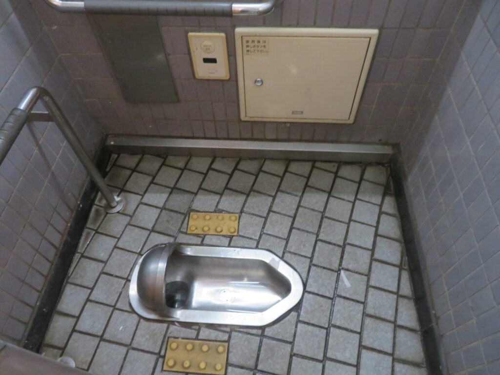 逗子海岸和式公衆便所 逗子市 観光地・海浜の公衆トイレの情報開示！ | 湘南人